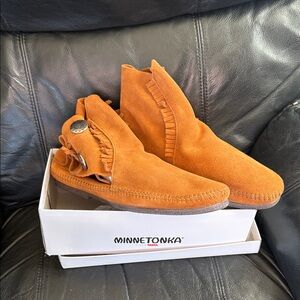 Minnetonka Rust Suede Fringe Moccasins